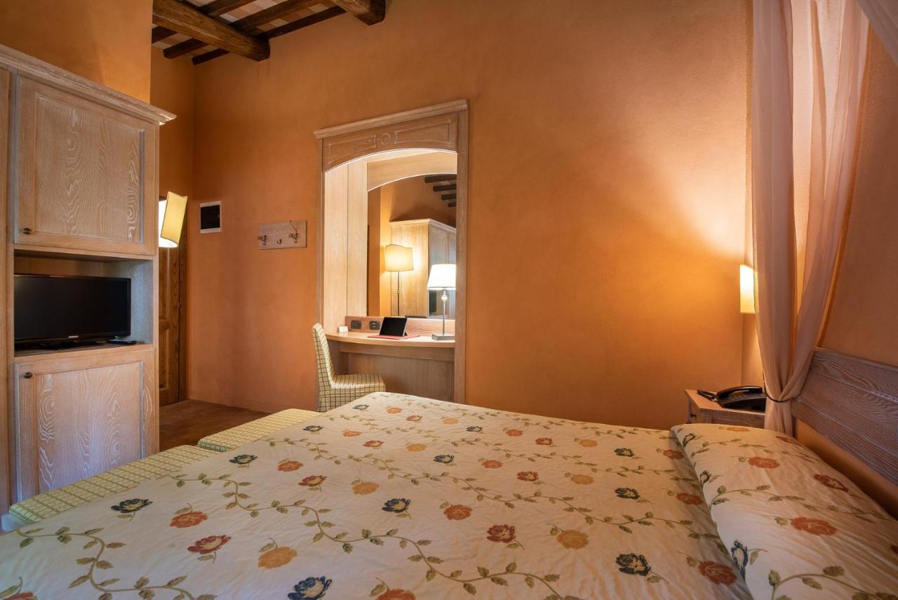 Borgo Lanciano Hotel Castelraimondo Exterior foto