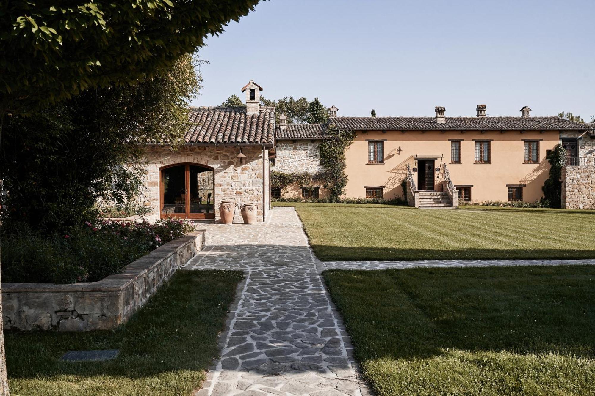 Borgo Lanciano Hotel Castelraimondo Exterior foto