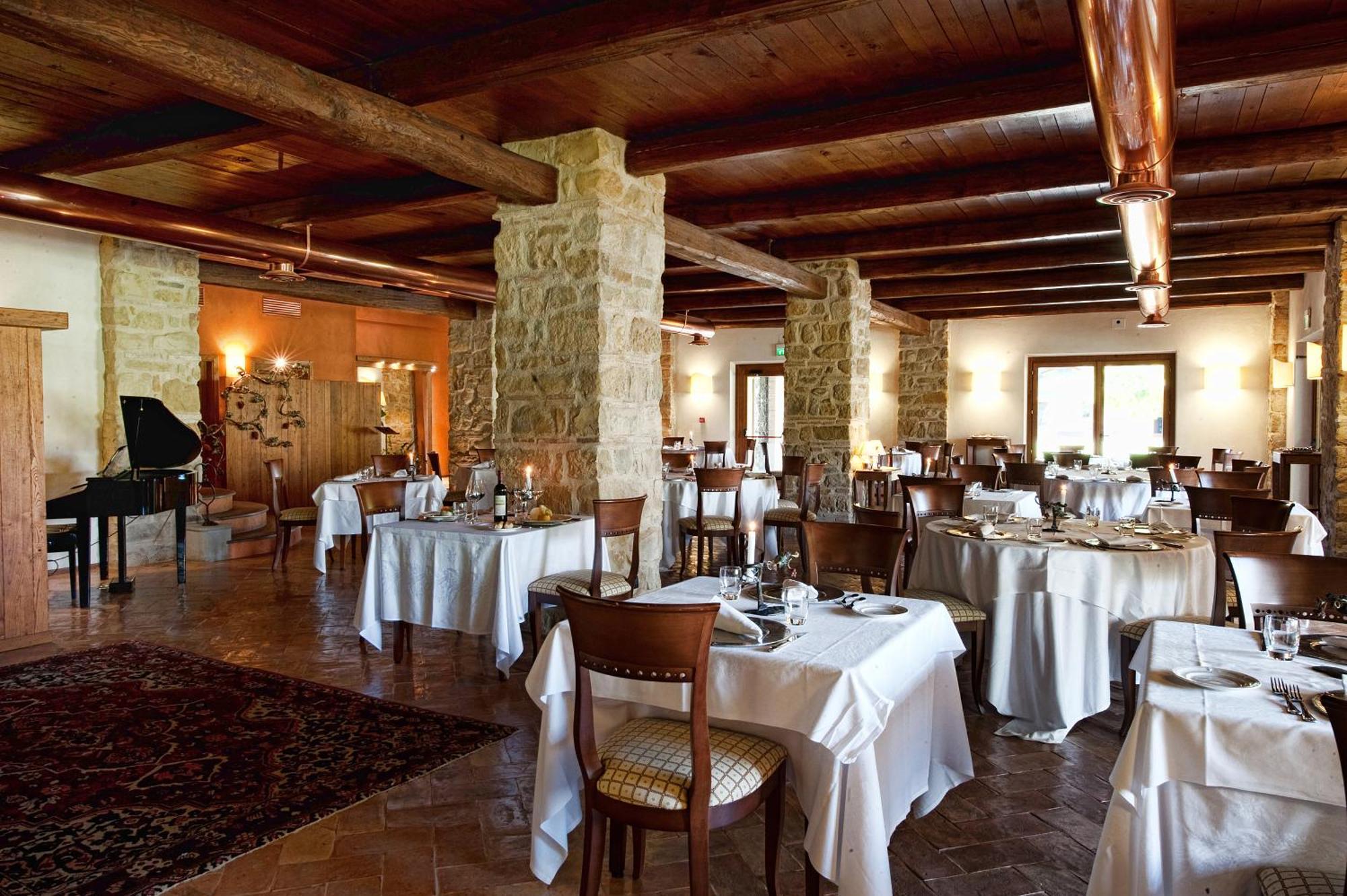 Borgo Lanciano Hotel Castelraimondo Exterior foto