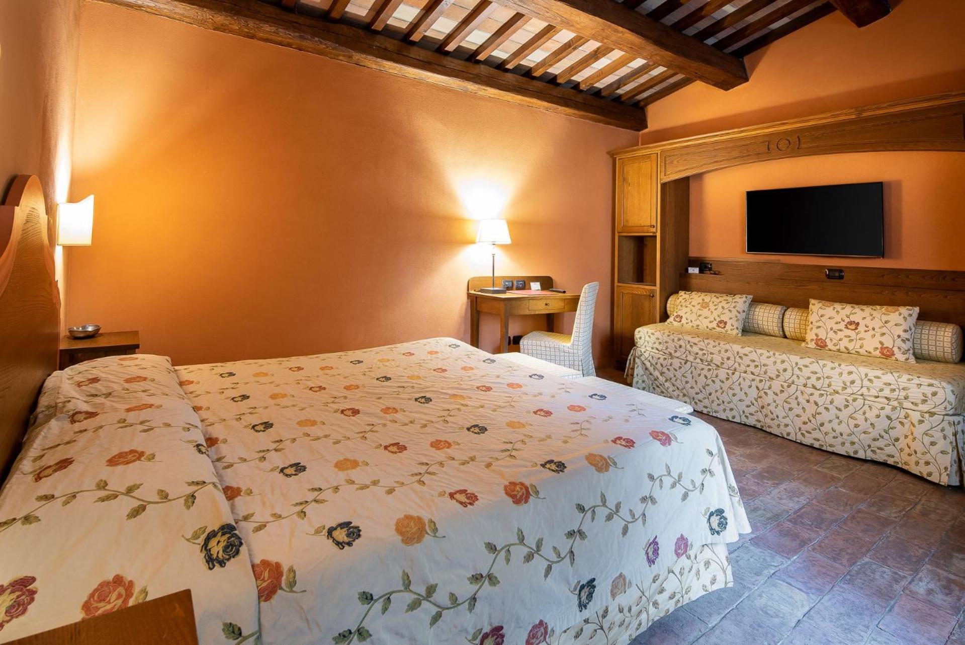 Borgo Lanciano Hotel Castelraimondo Exterior foto