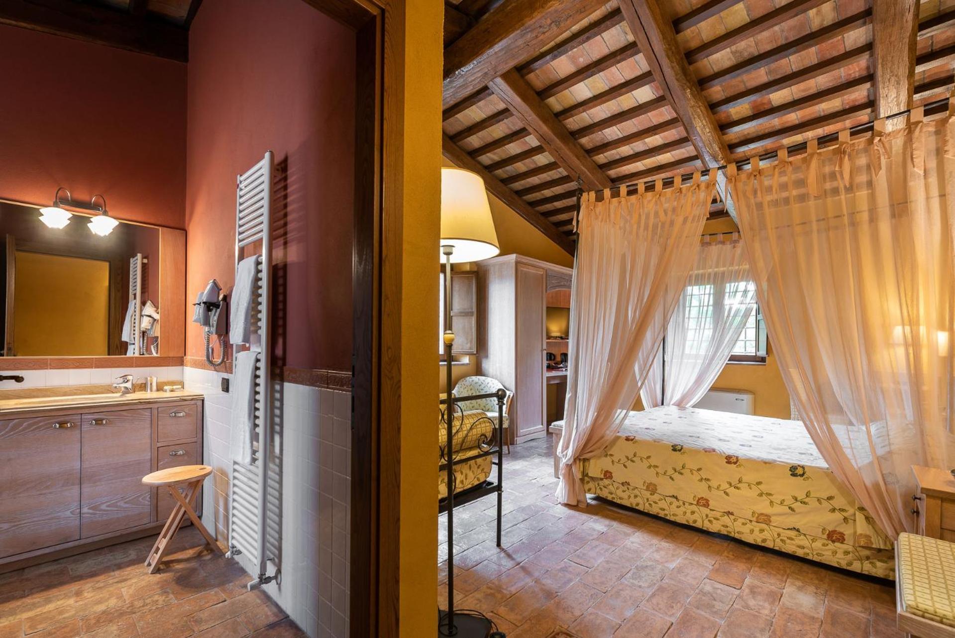 Borgo Lanciano Hotel Castelraimondo Exterior foto